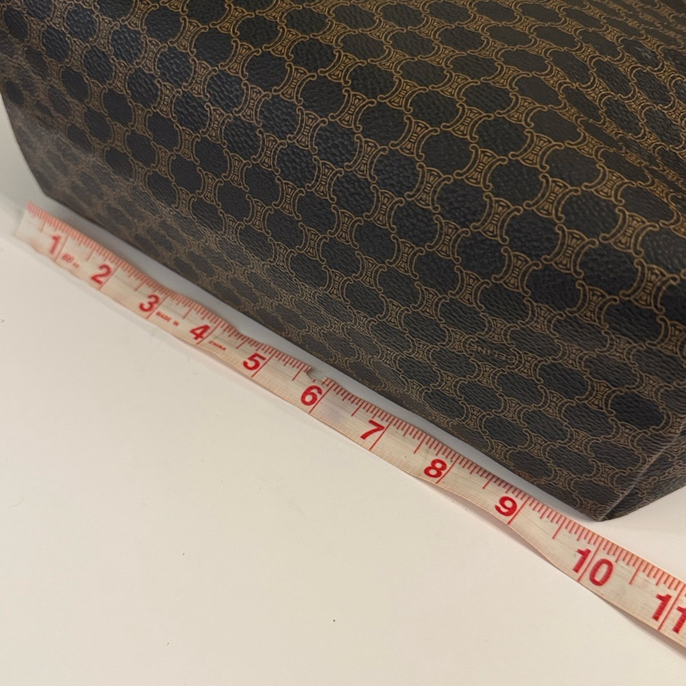 CELINE
Macadam Triomphe Vintage Cosmetic Pouch Large - Picture 8 of 11